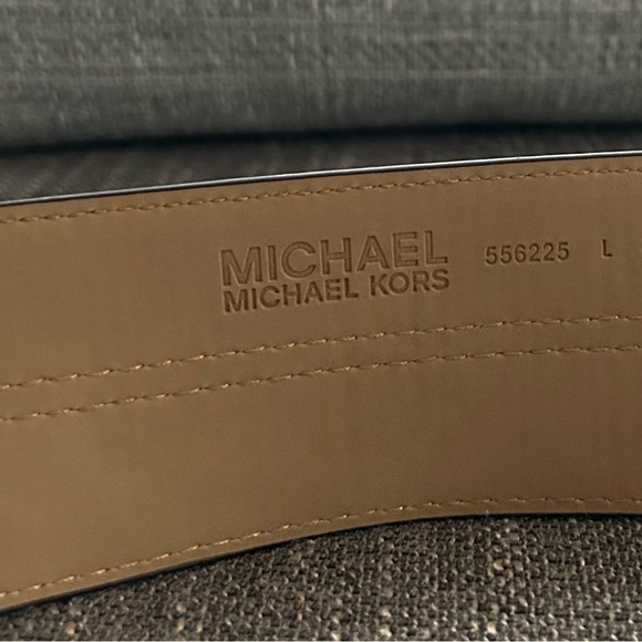 NEW authentic MK signature monogram belt - Picture 5 of 5